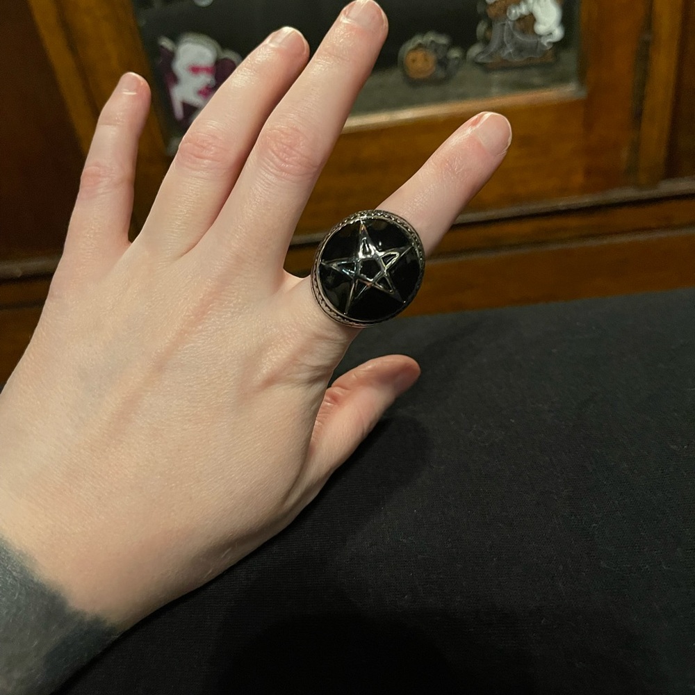 Killstar pentagram ring
